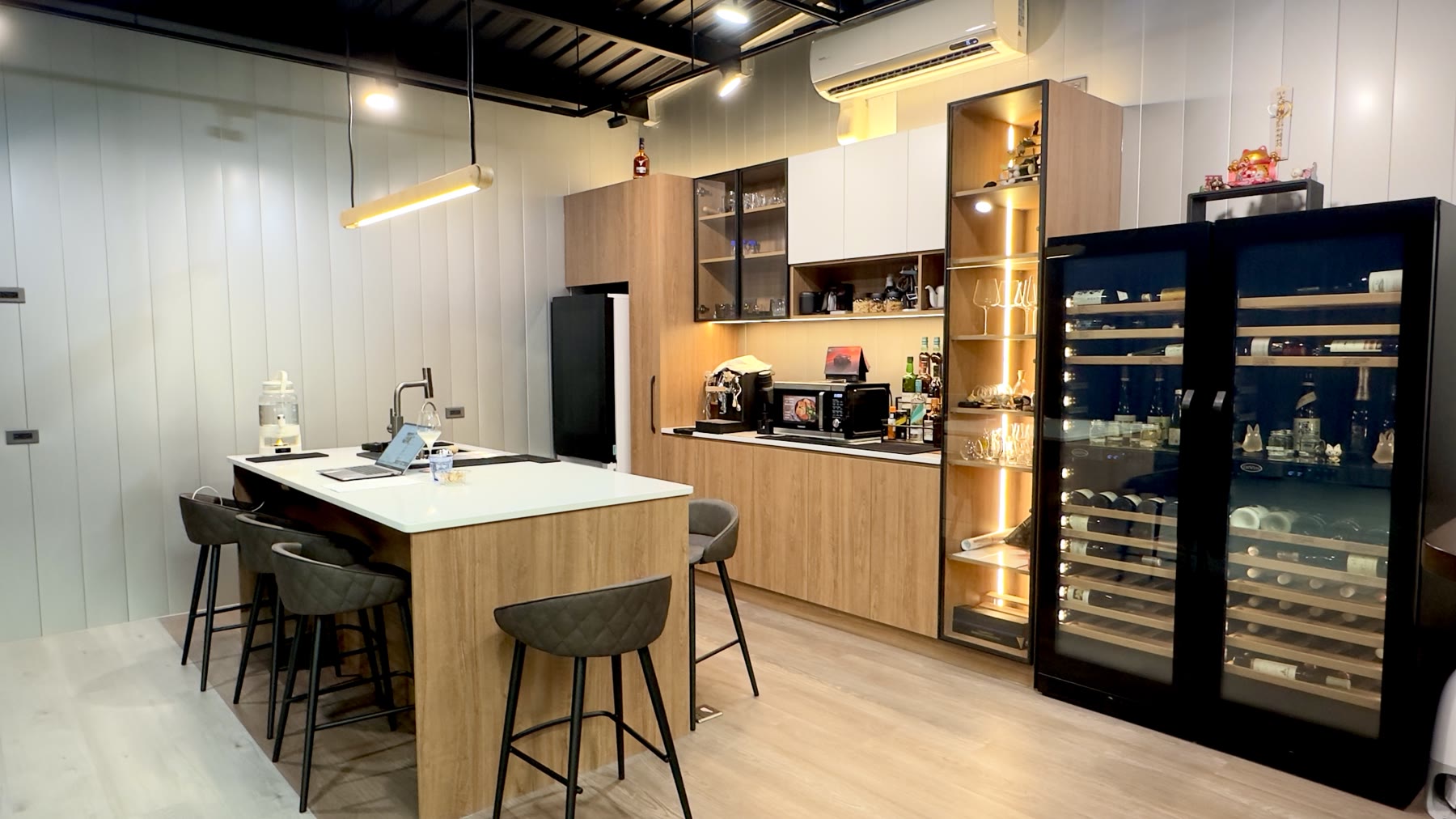 Cozy Vino 預約制內用空間
